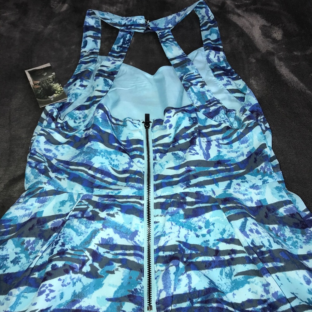 Dress - Picture 2 of 4